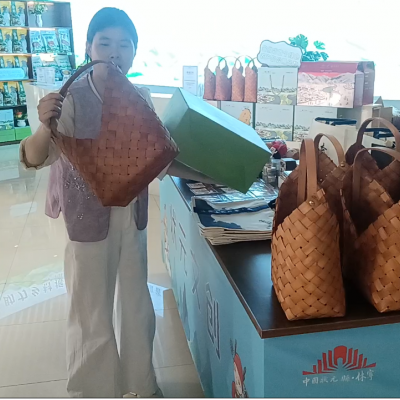 成语太极推广团队走进状元好物，为太极特产选好物！